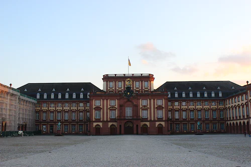 Blick aufs Mannheimer Schloss und den Innenhof