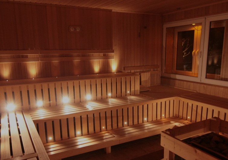 Blick in die Finnische Sauna der Ruhrwellness Sauna