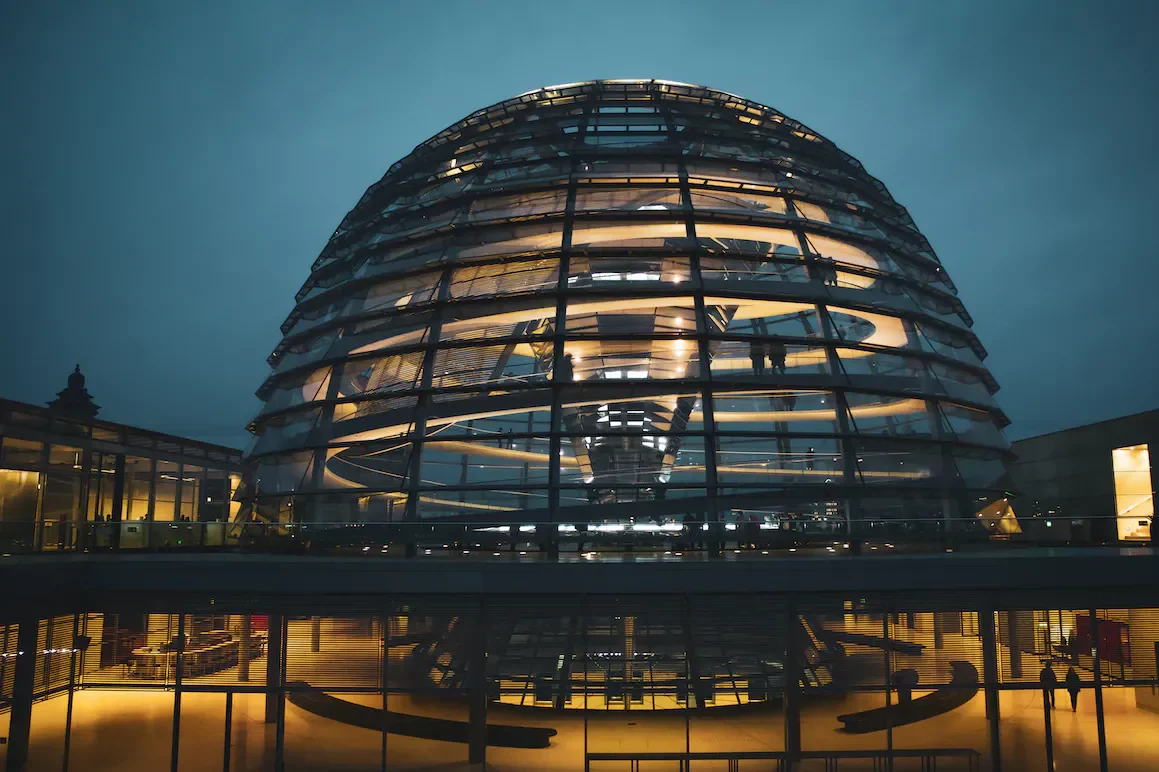 Die Kuppel des Reichstags in Berlin